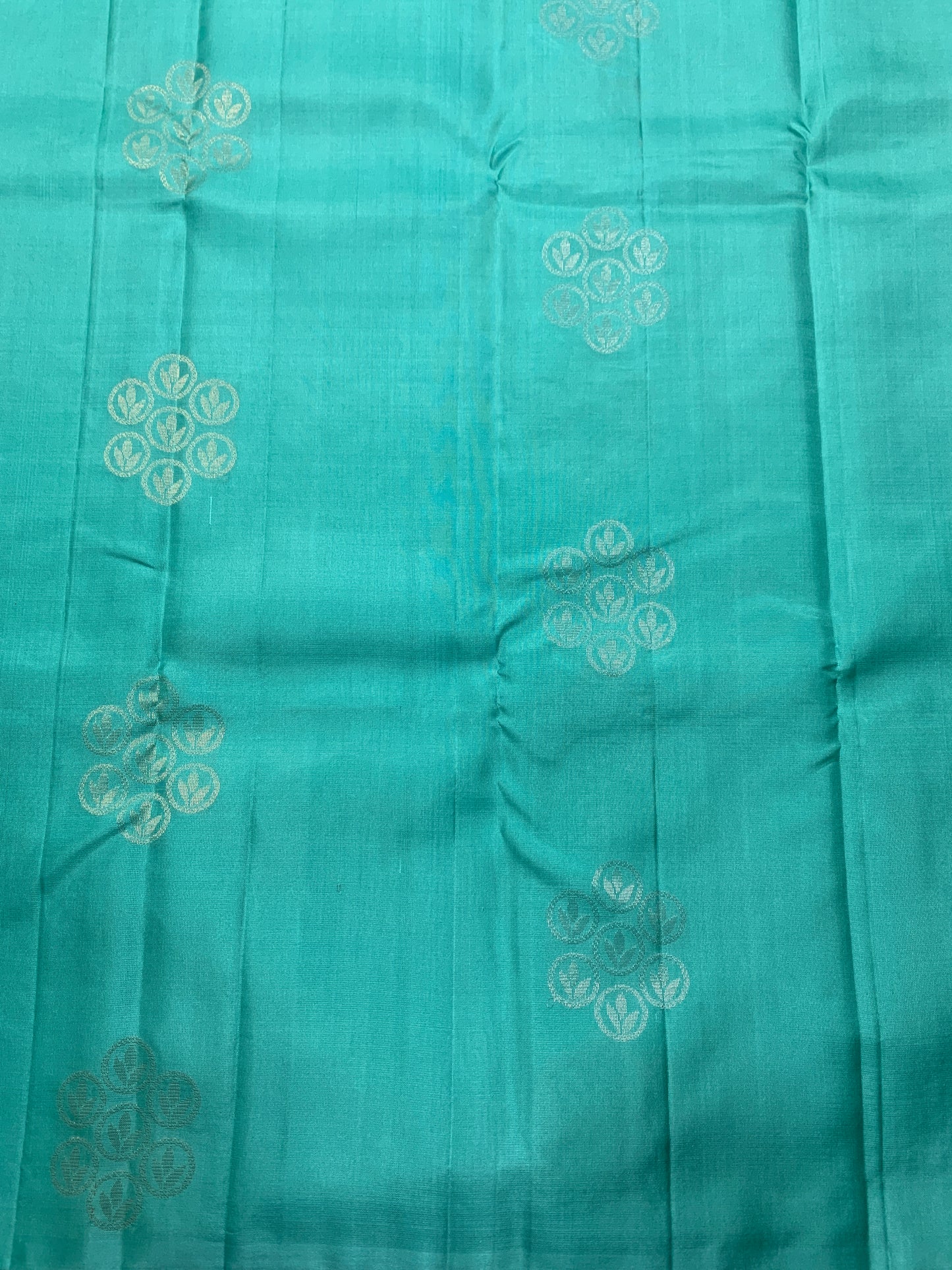 Pure Kanchipuram Silk Saree Sapphire Colour with Border Less