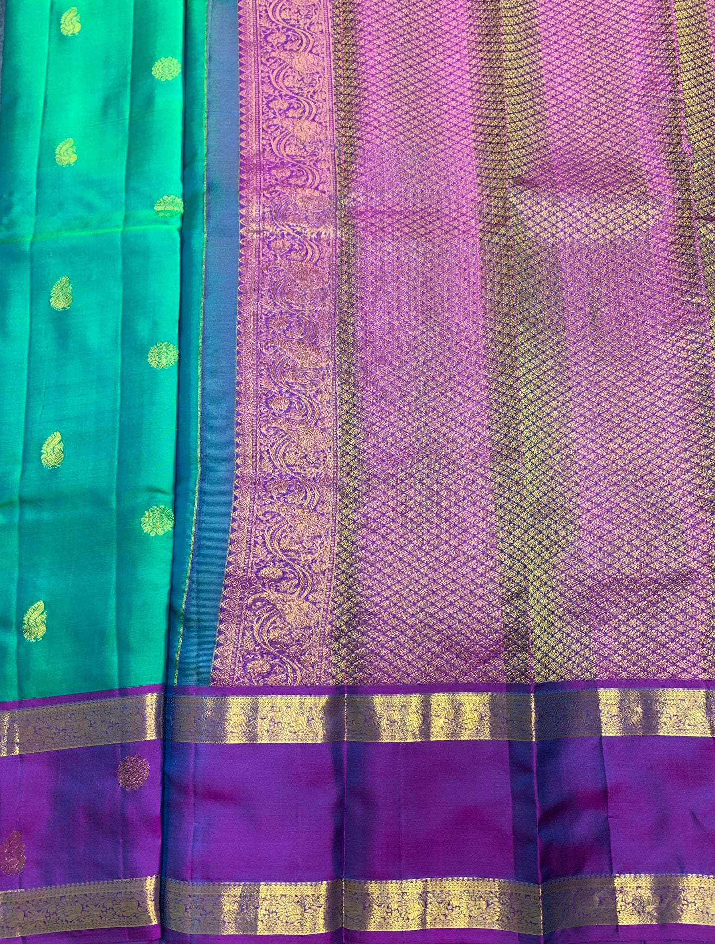 Pure Kanchipuram Silk Saree Light Green Colour with Rettai Pettu Border