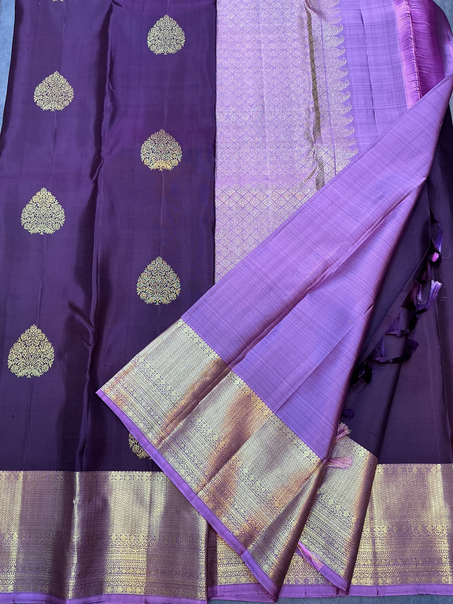 Pure Kanchipuram Silk Saree Wine Purple Colour Shade with Onion Pink Colour Border