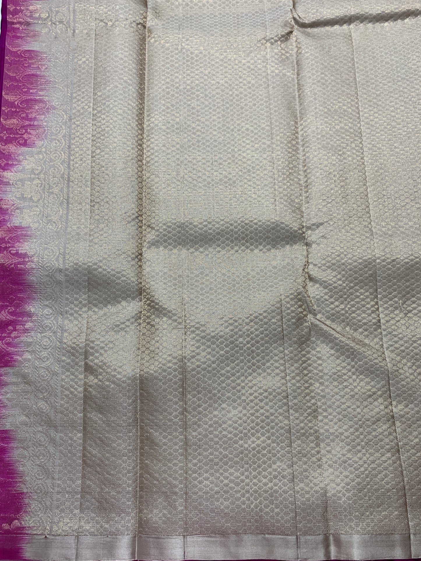 Pure Kanchipuram Silk Saree Magenta Colour with Border Less