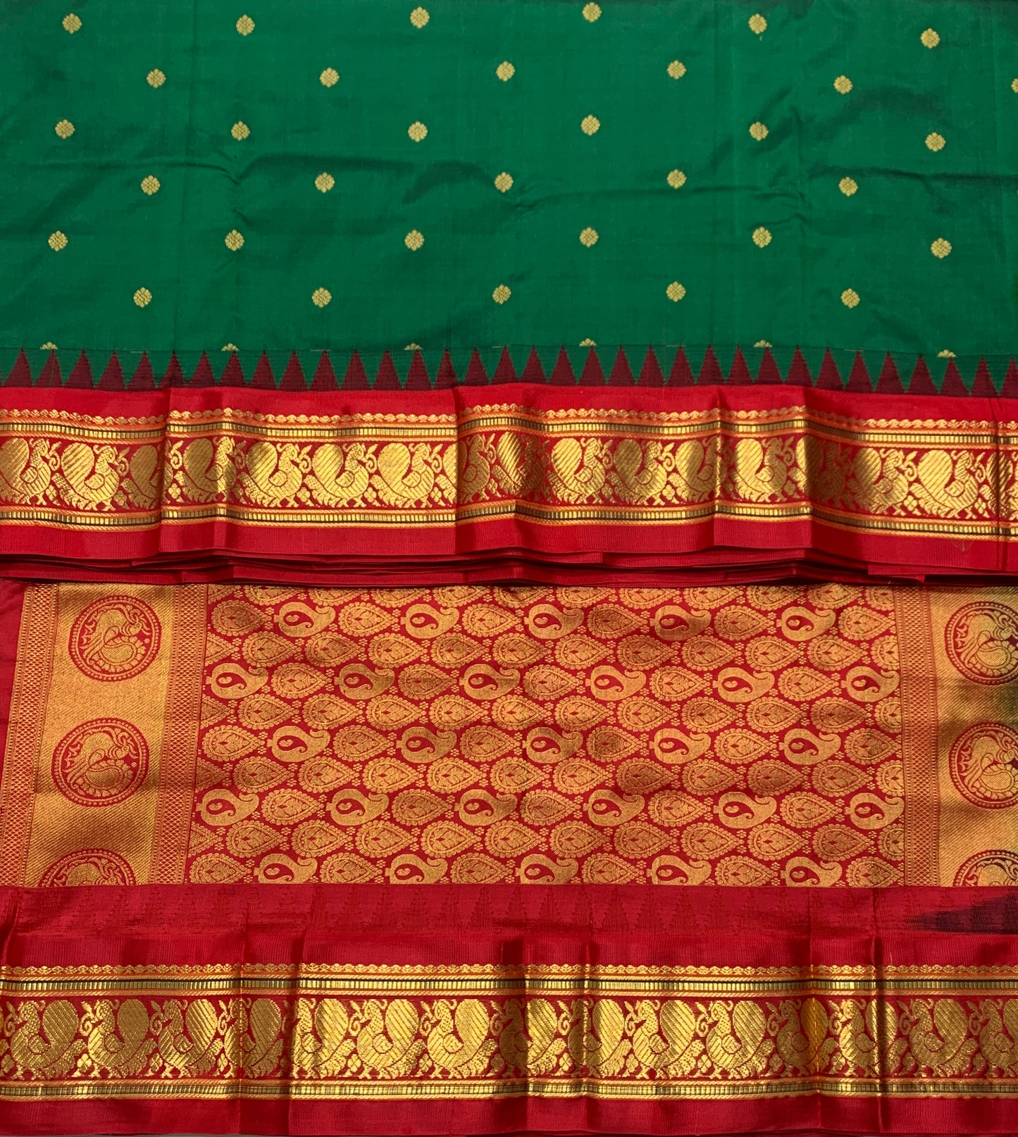Pure Kanchipuram Silk Saree Green Colour with Contrast Red Annam Border