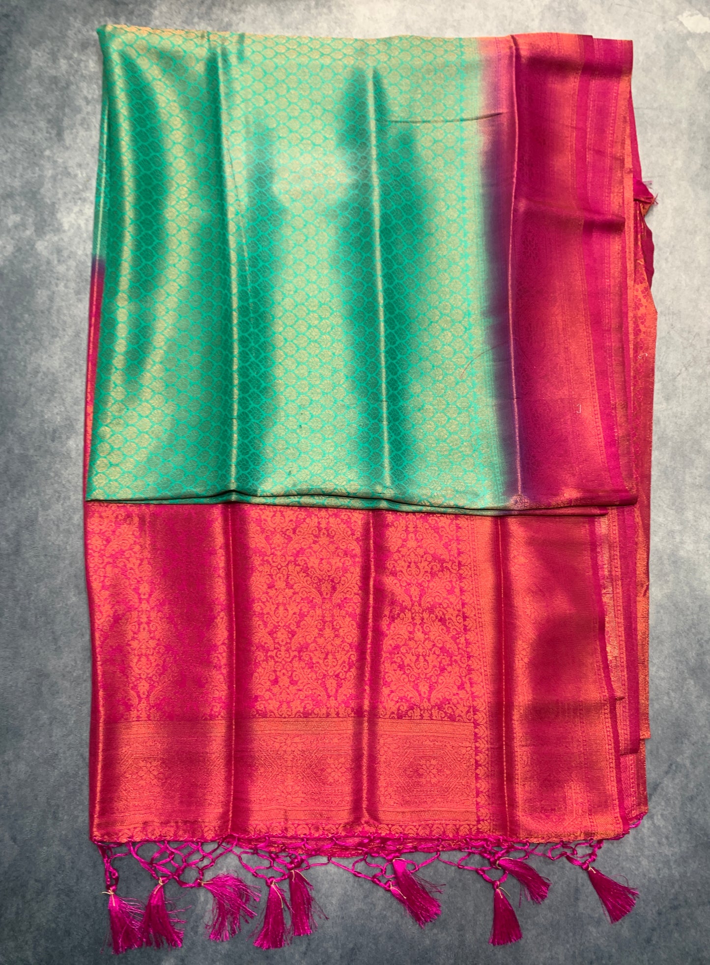 Soft Silk Saree Sapphire Colour with Pink Colour Pallu