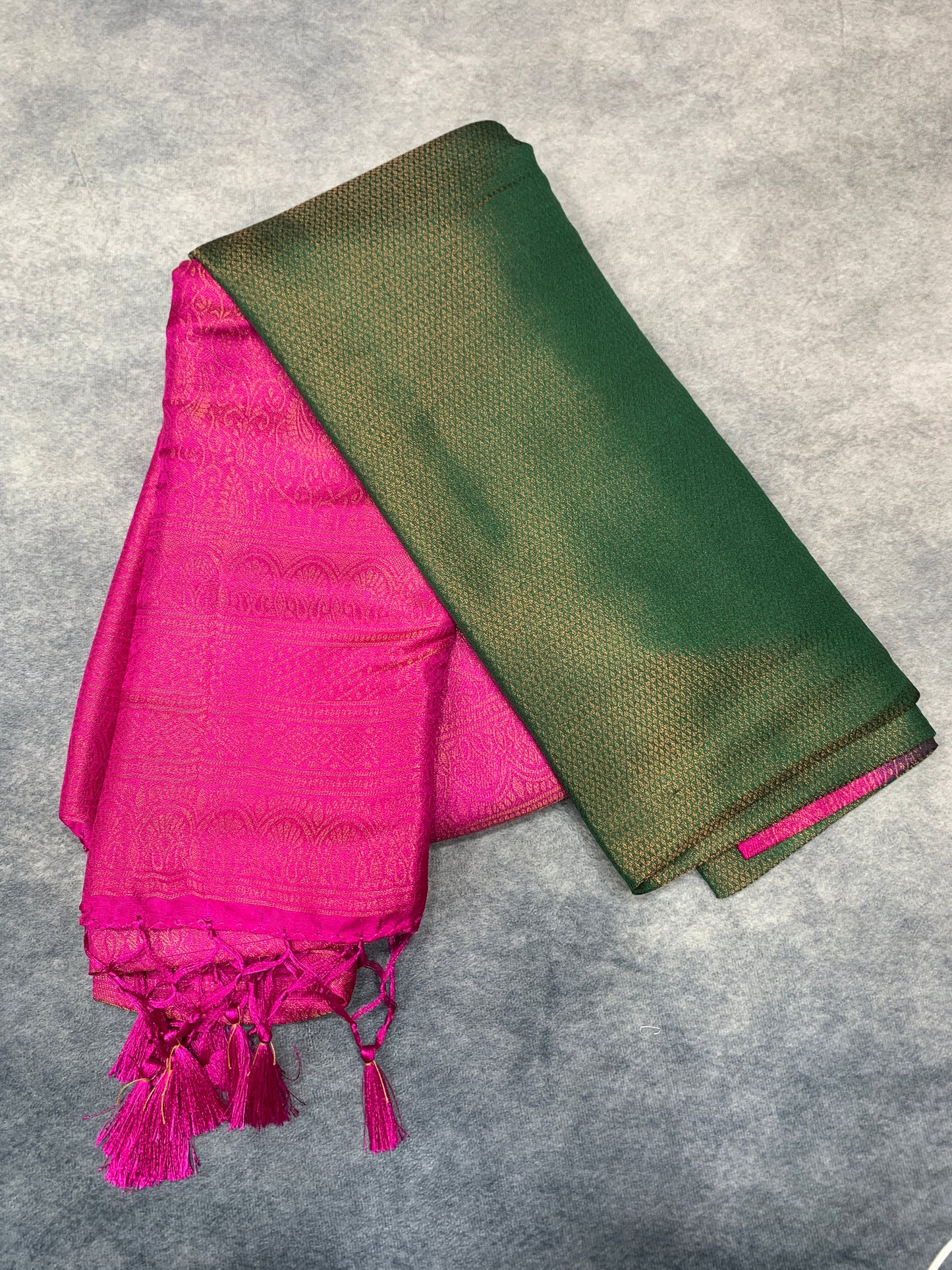 Soft Silk Saree Green Colour with Pink Colour Pallu