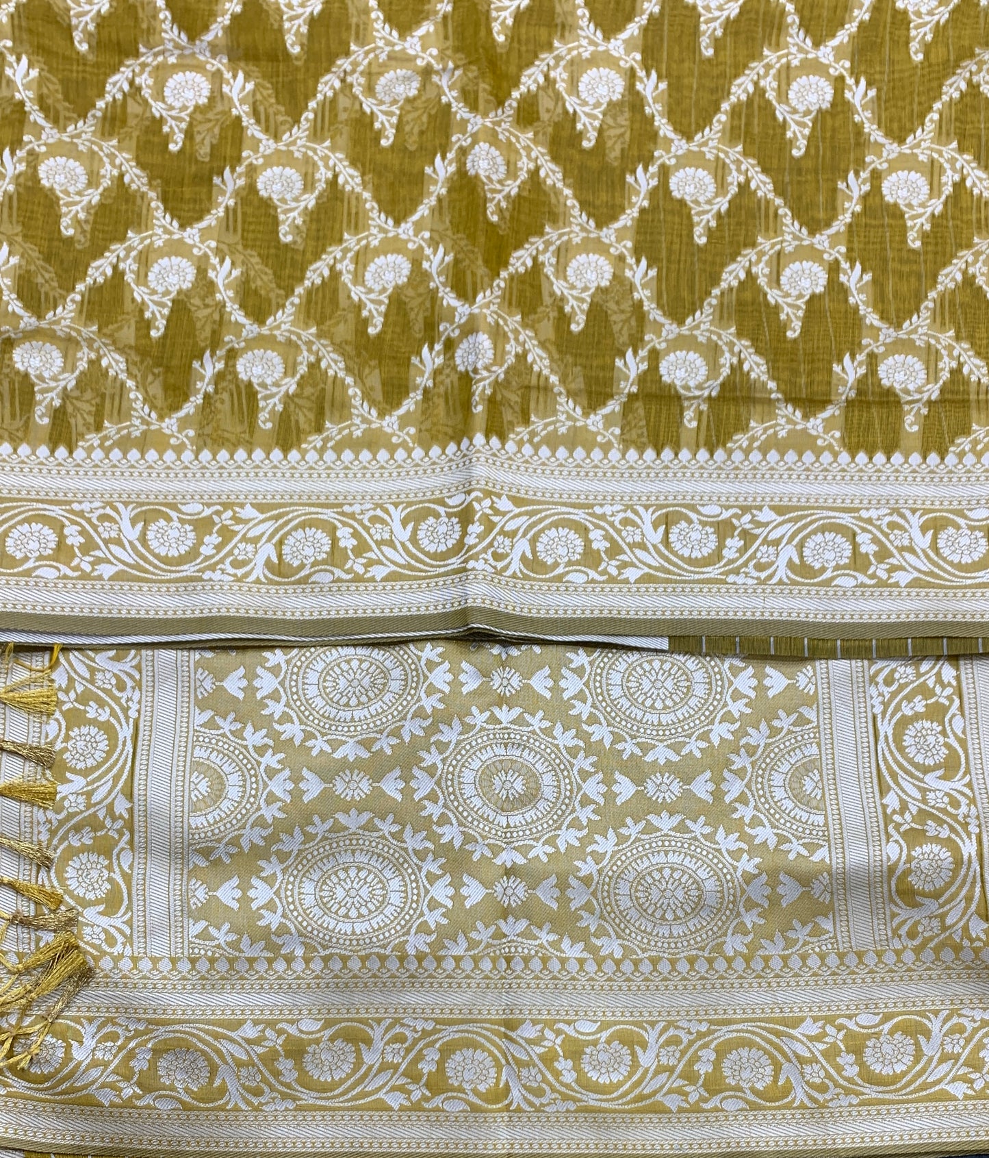 Banaras Katan Saree Pasipayaru Colour with Katan Work Border