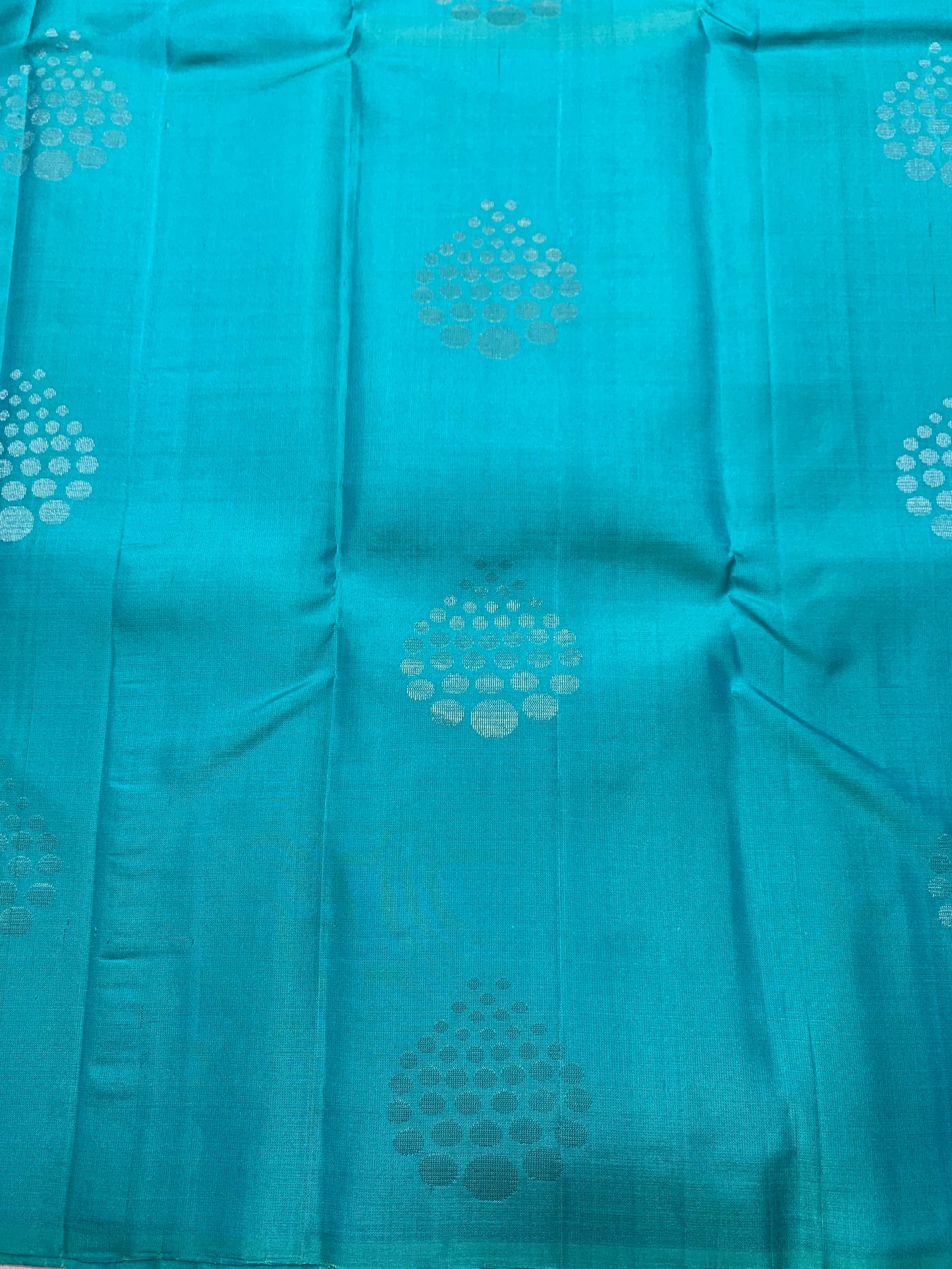Pure Kanchipuram Silk Saree Sapphire Colour with Border Less