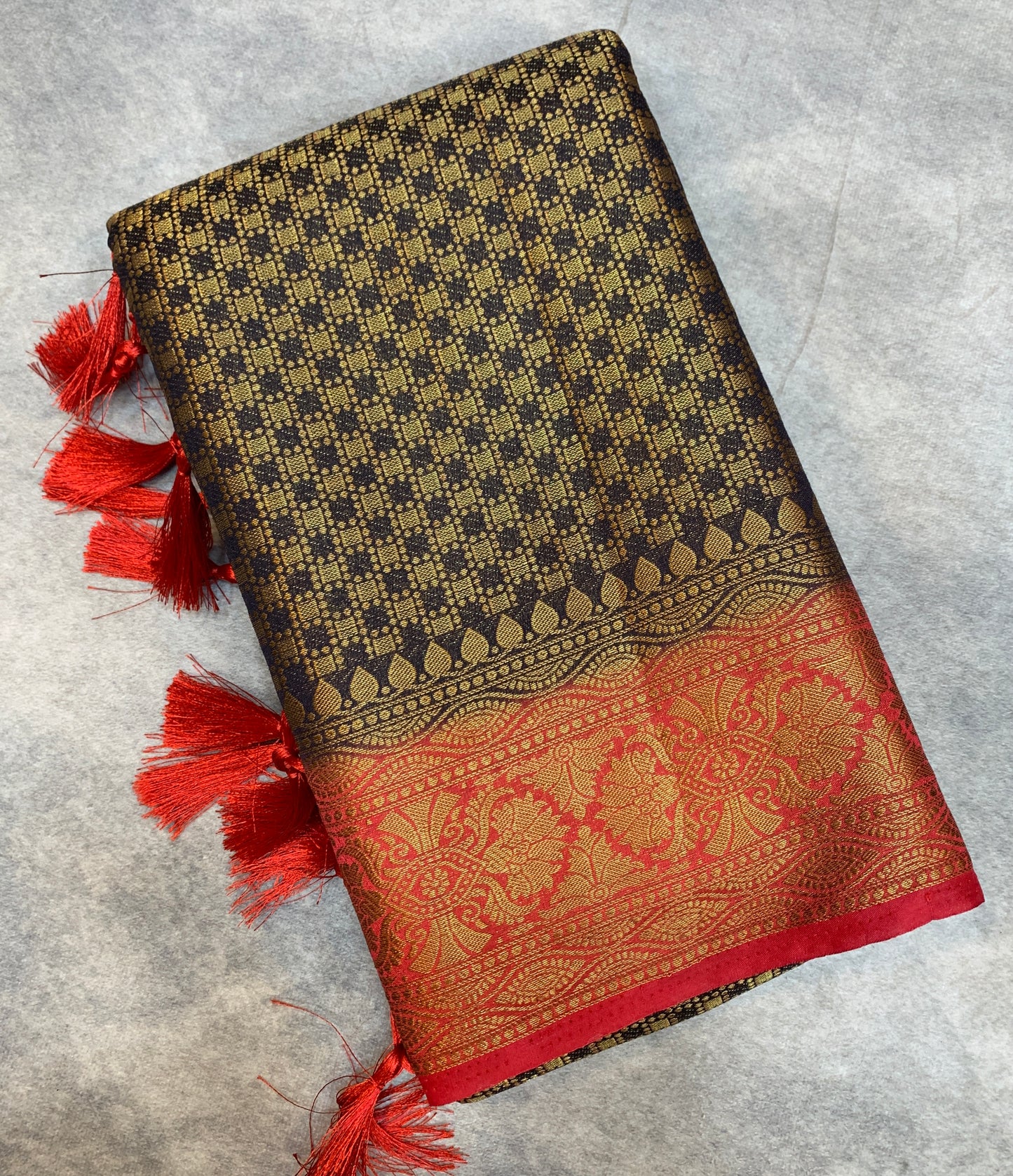 Crepe Saree Block Colour with Red Border