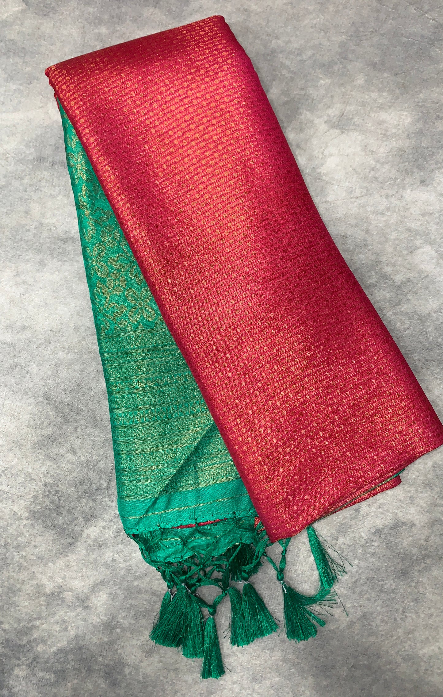 Soft Silk Saree Pink Colour with Sapphire Colour Pallu