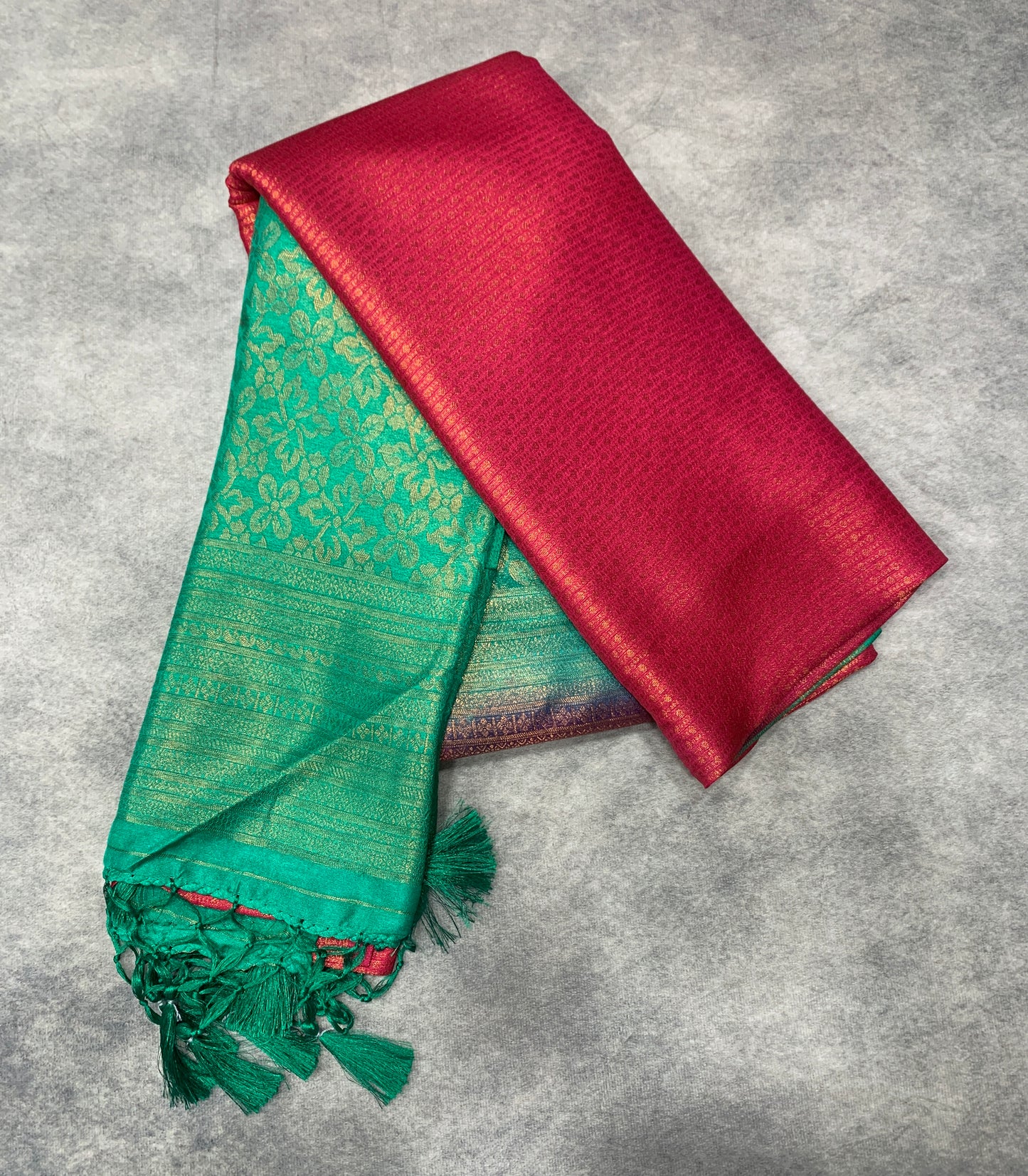 Soft Silk Saree Pink Colour with Sapphire Colour Pallu