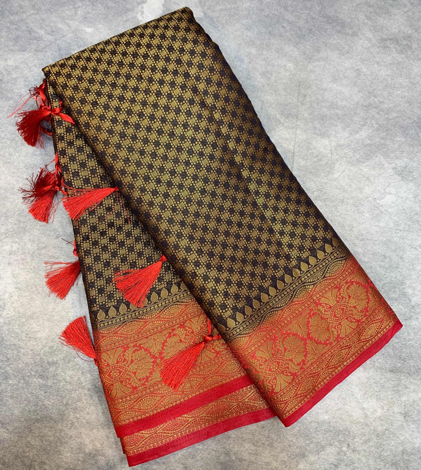 Crepe Saree Block Colour with Red Border