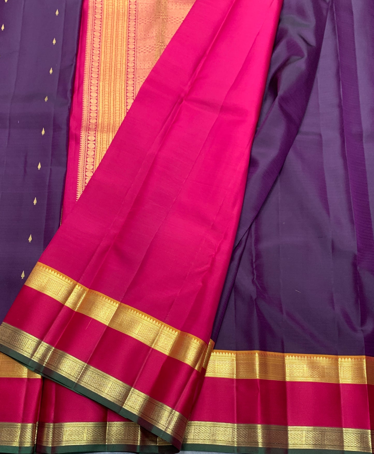 Pure Kanchipuram Silk Saree Magenta Colour with Rettai Pettu Border