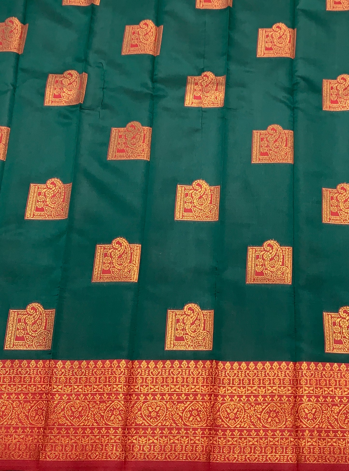 Green Colour Art Silk Saree with Maroon Border