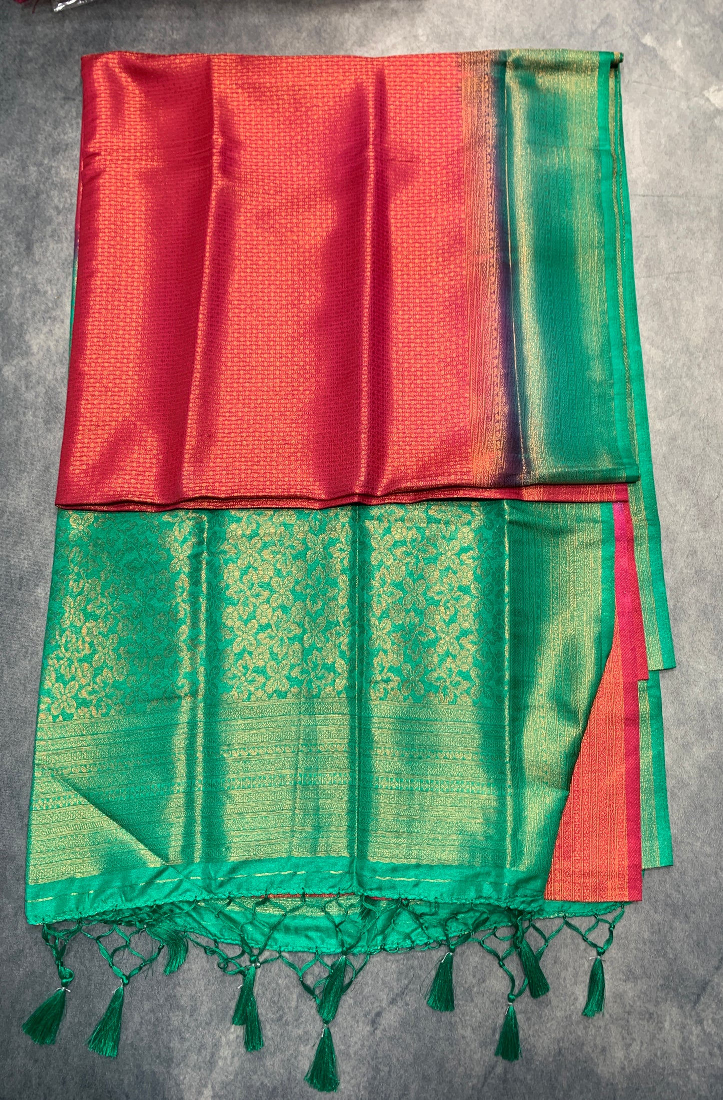 Soft Silk Saree Pink Colour with Sapphire Colour Pallu