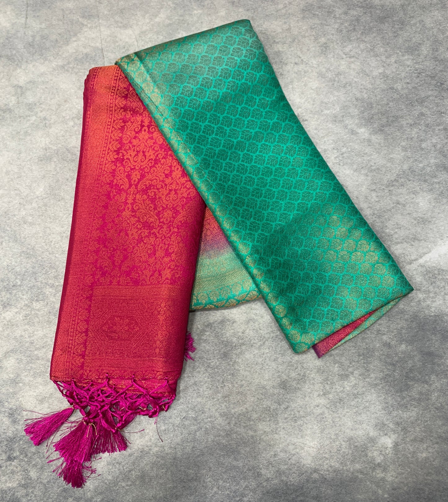 Soft Silk Saree Sapphire Colour with Pink Colour Pallu