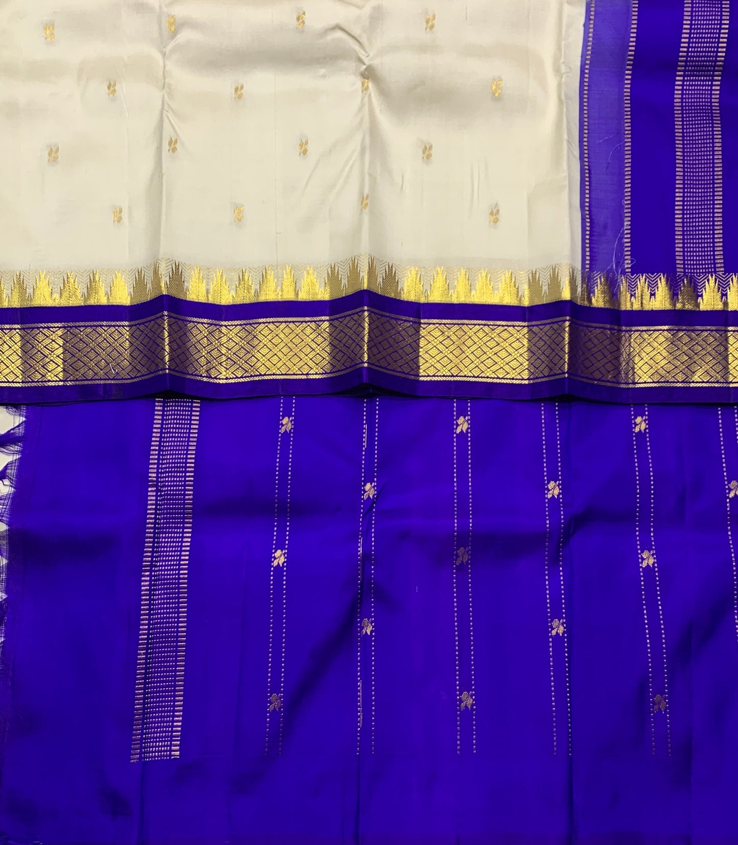 Pure Kanchipuram Silk Saree White Colour with Blue Border