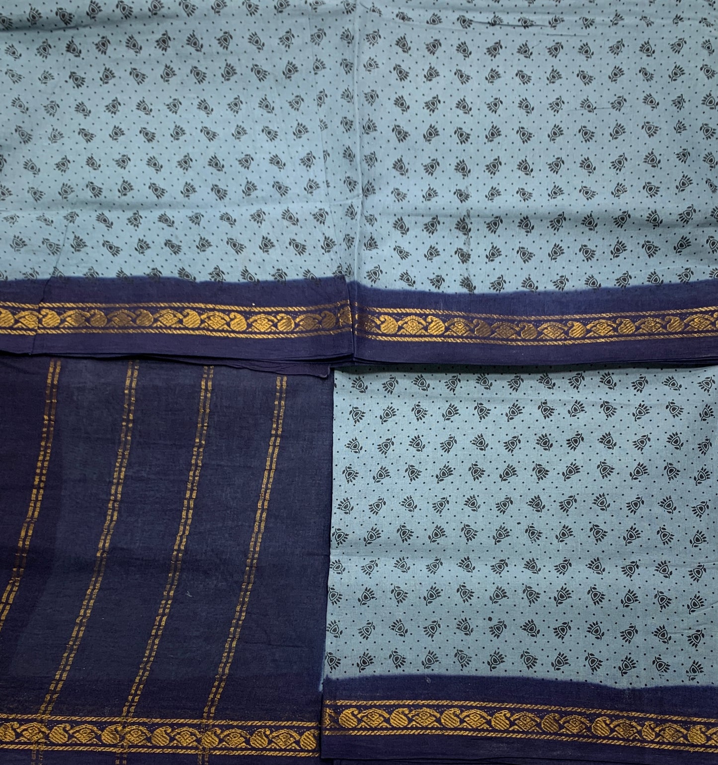 9 yards Cotton Saree Gray Colour with Navy Blue Border