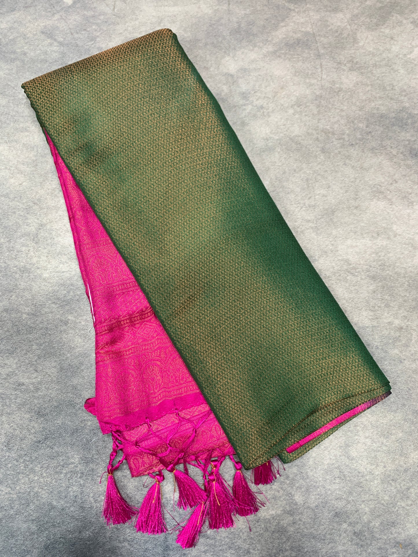 Soft Silk Saree Green Colour with Pink Colour Pallu