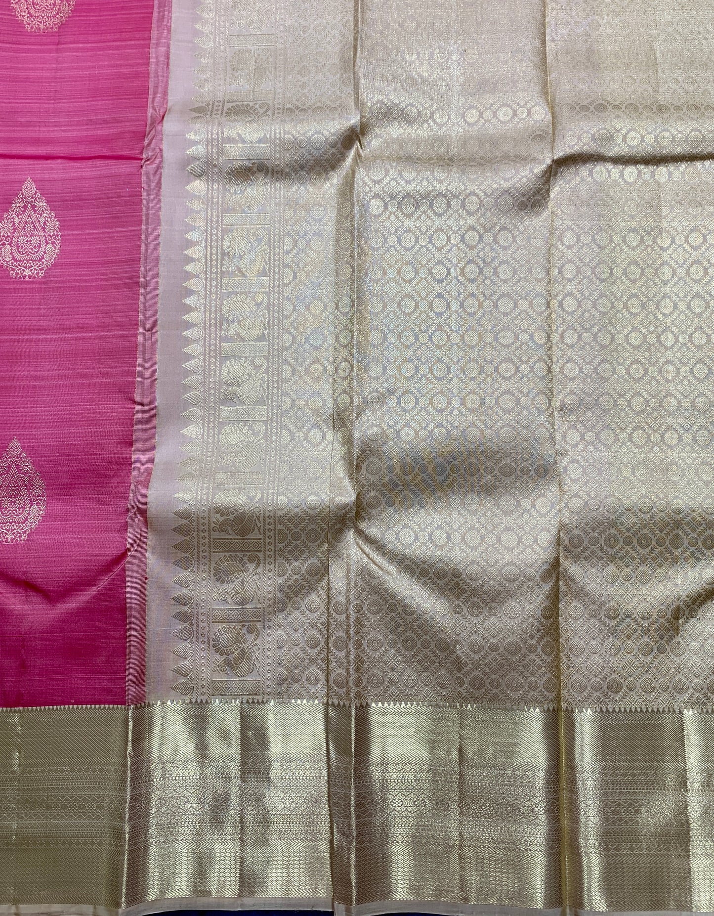 Pure Kanchipuram Silk Saree Peach Pink Colour with Golden Colour Border