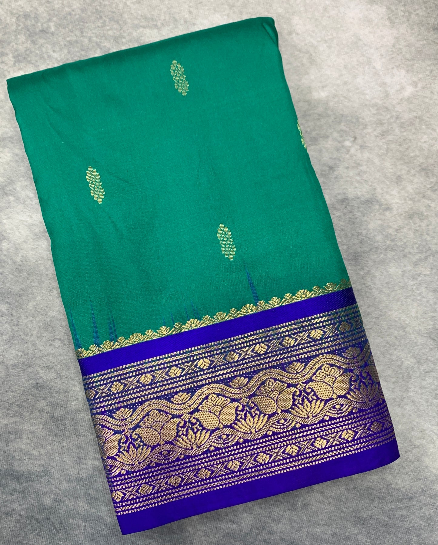 Pure Kanchipuram Silk Rama Green Colour with Blue Border