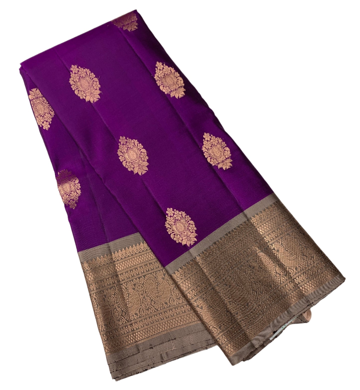 Pure Kanchipuram Silk Magenta Colour with Eggshell Colour Border