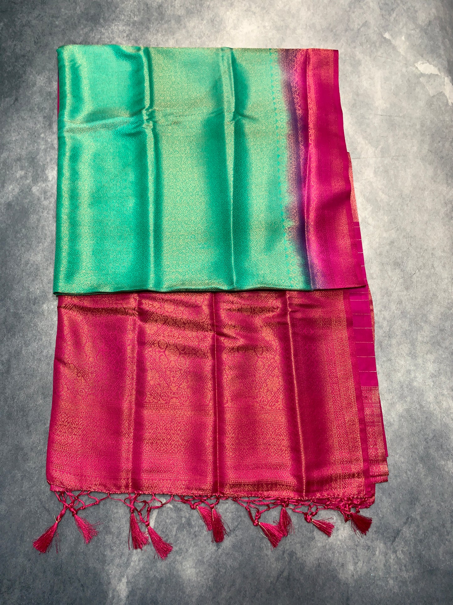 Soft Silk Saree Sapphire Colour with Pink Colour Pallu