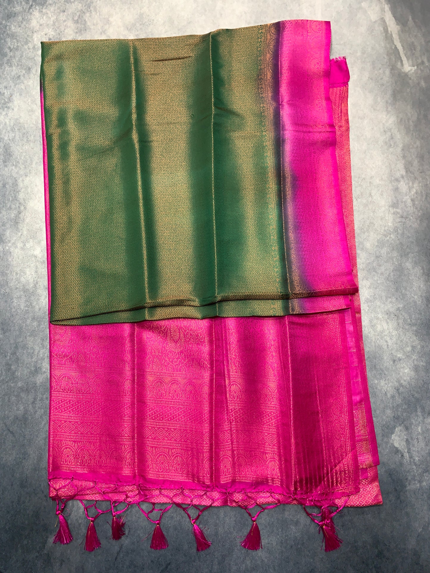 Soft Silk Saree Green Colour with Pink Colour Pallu