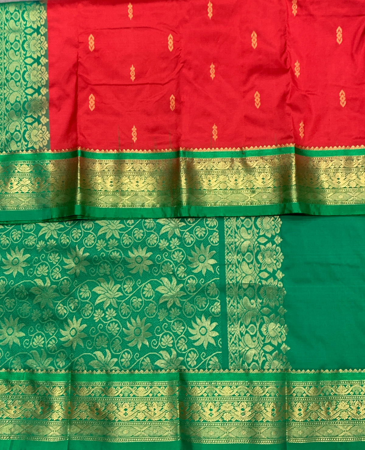 Pure Kanchipuram Silk Red Colour with Light Green Color Border