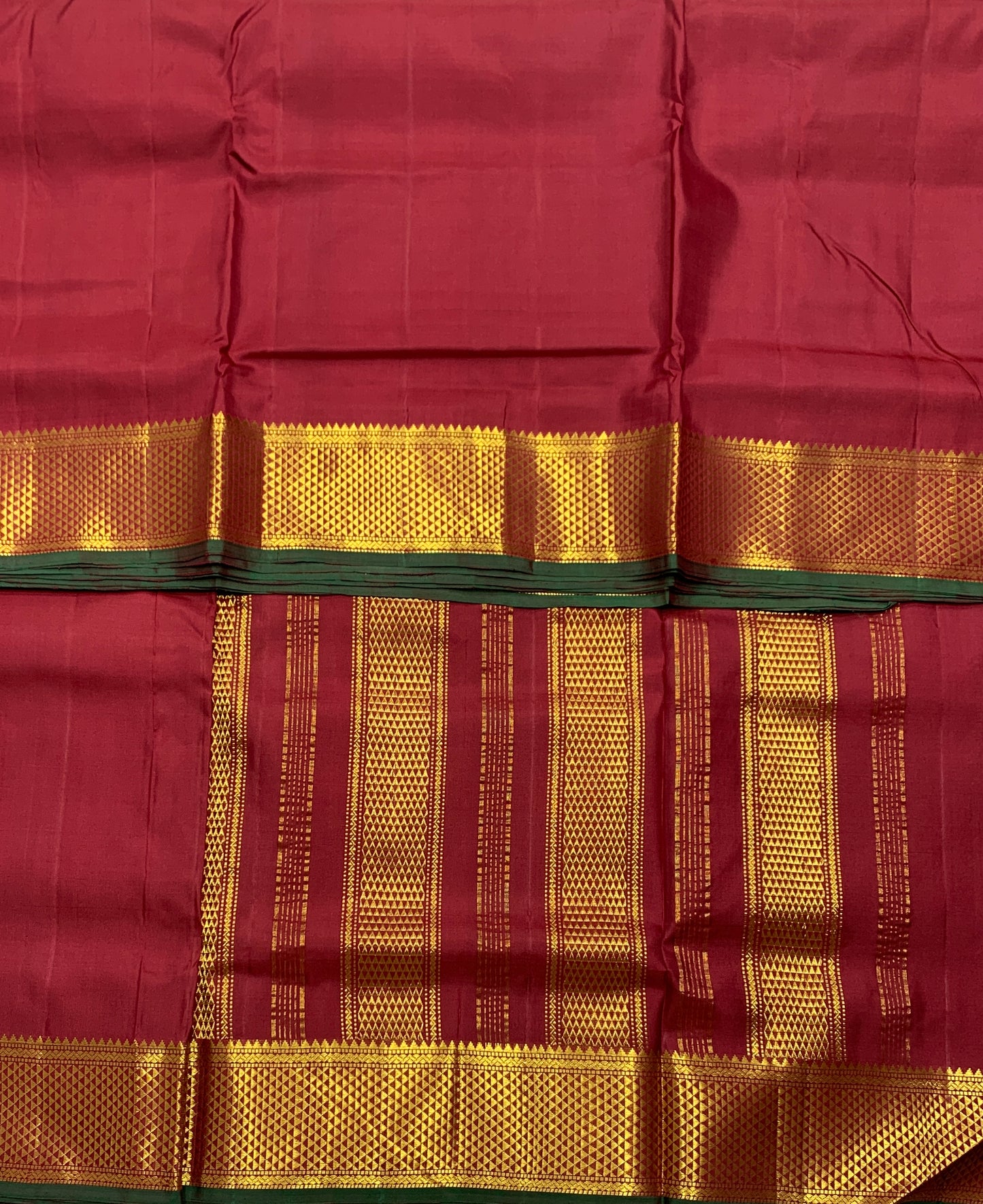 9 yards Pure Kanchipuram Silk Saree Maroon Colour with Golden Zari Border
