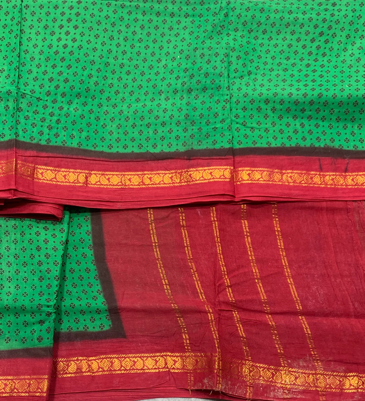 9 yards Cotton Saree Light Green Colour with Red Border