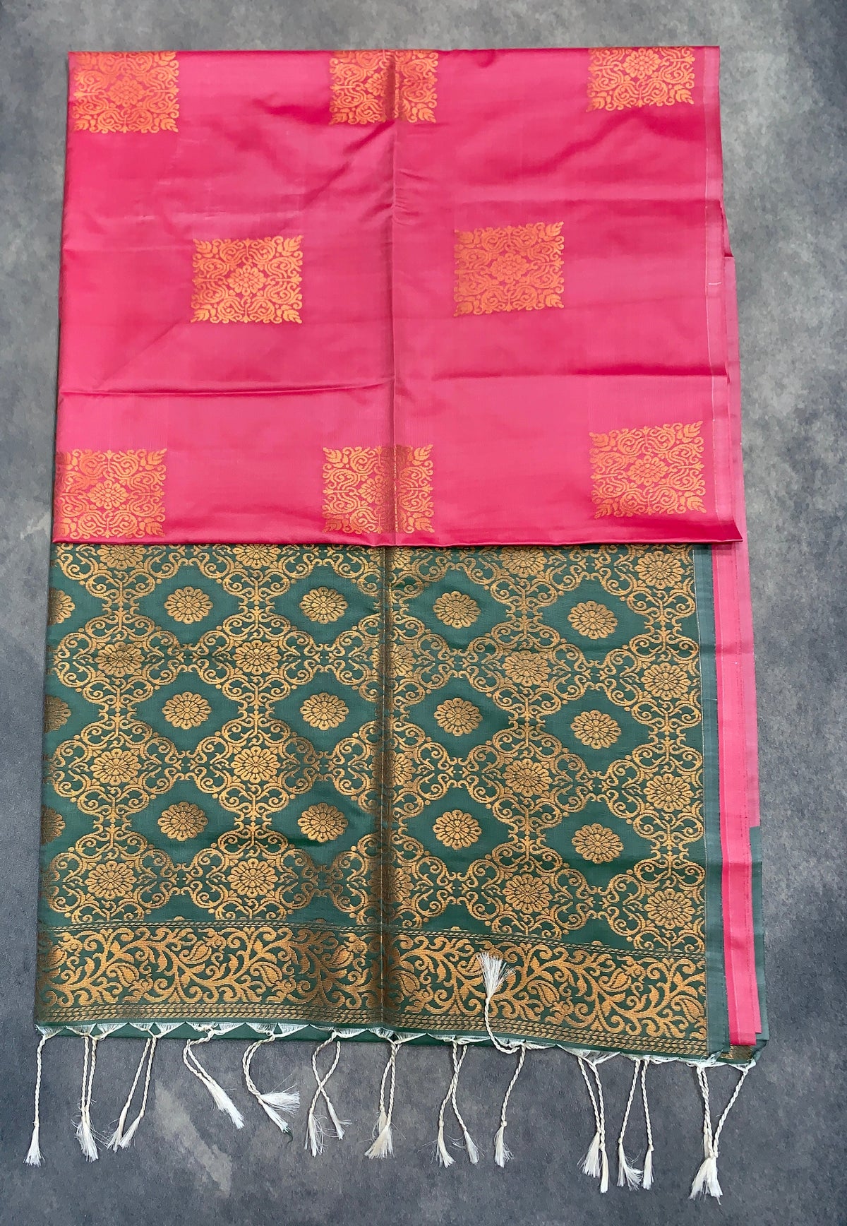 Art Silk Saree Tomato Pink Colour with Borderless