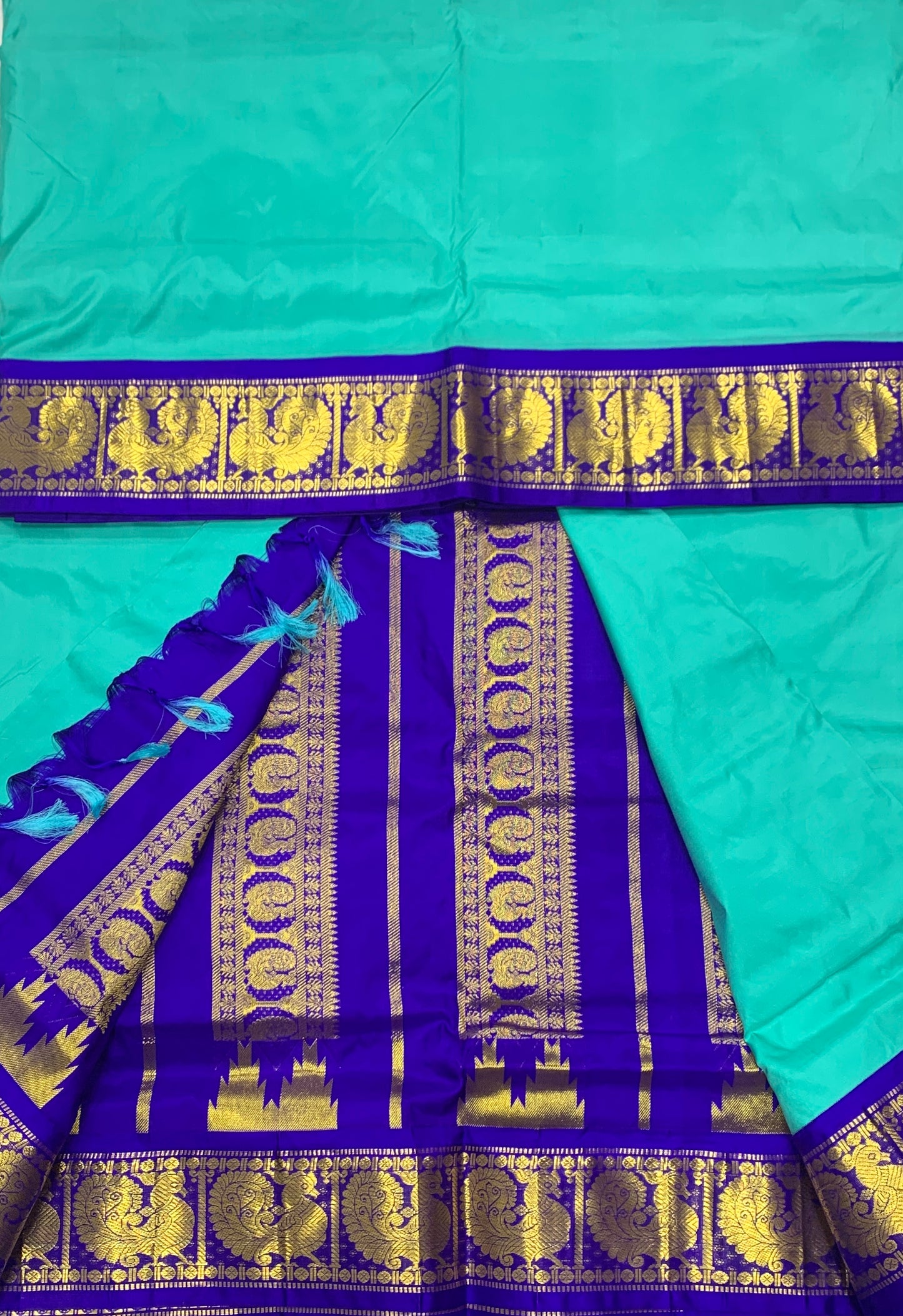 9 yards Pure Kanchipuram Silk Saree Sapphire Colour with Blue Border