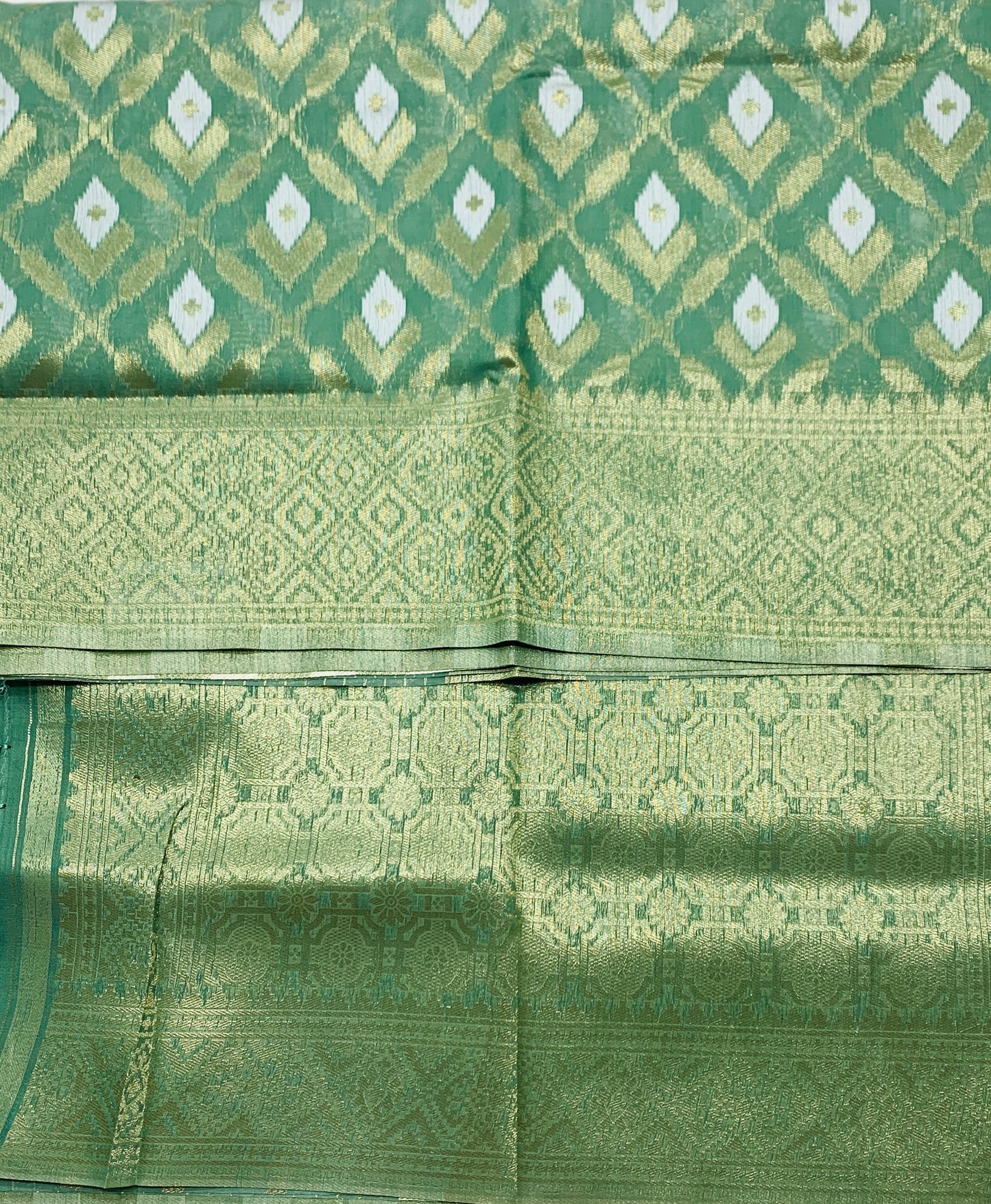 Banaras Katan Saree Emerlad Green Colour with Katan Work Border