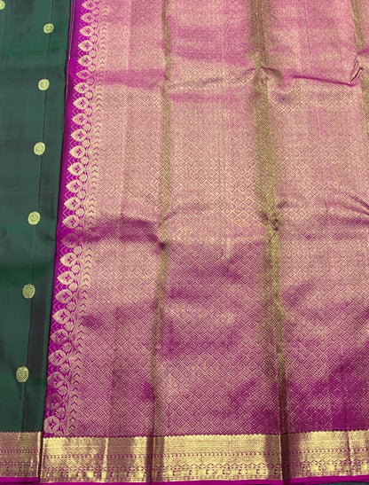 Pure Kanchipuram Silk Saree Green Colour with Golden Pink Border