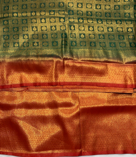 Green shade kuberra pattu with Red Pallu