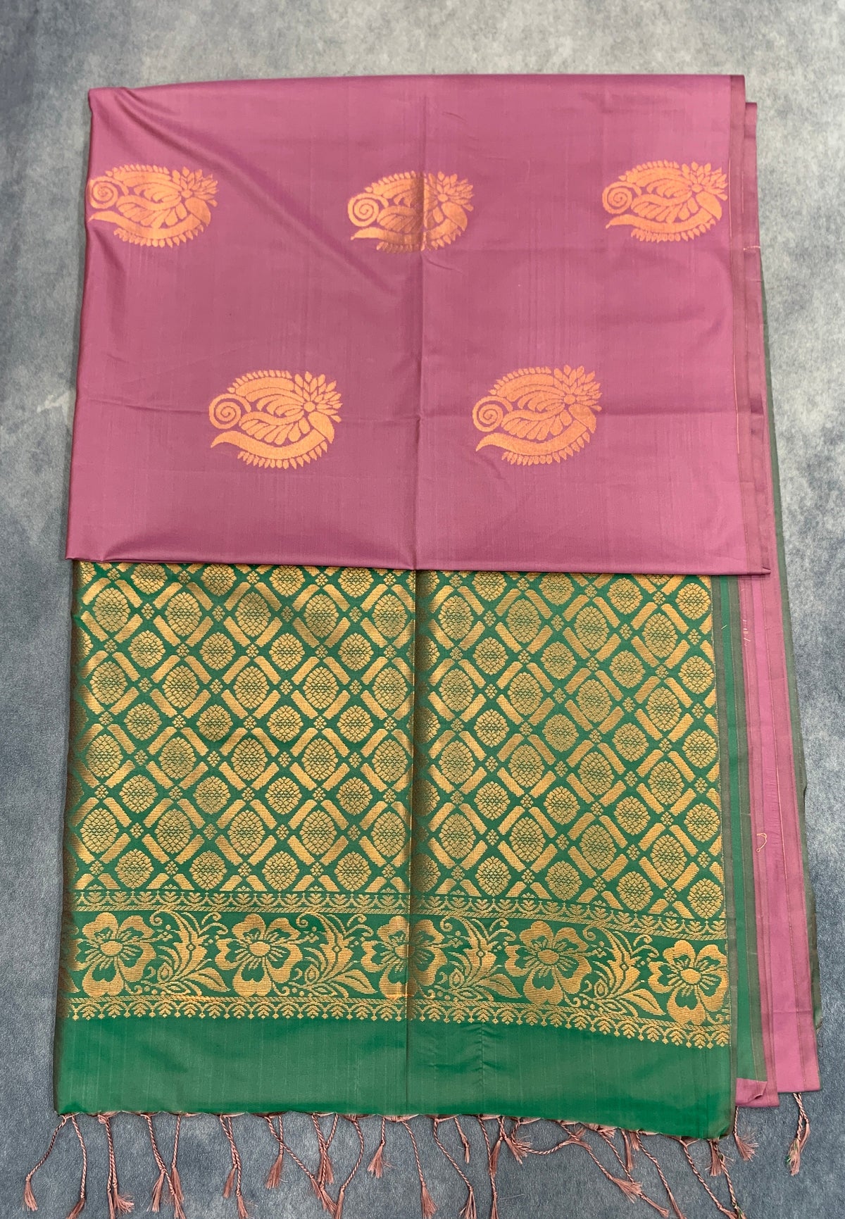 Art Silk Saree Onion Pink Colour with Borderless