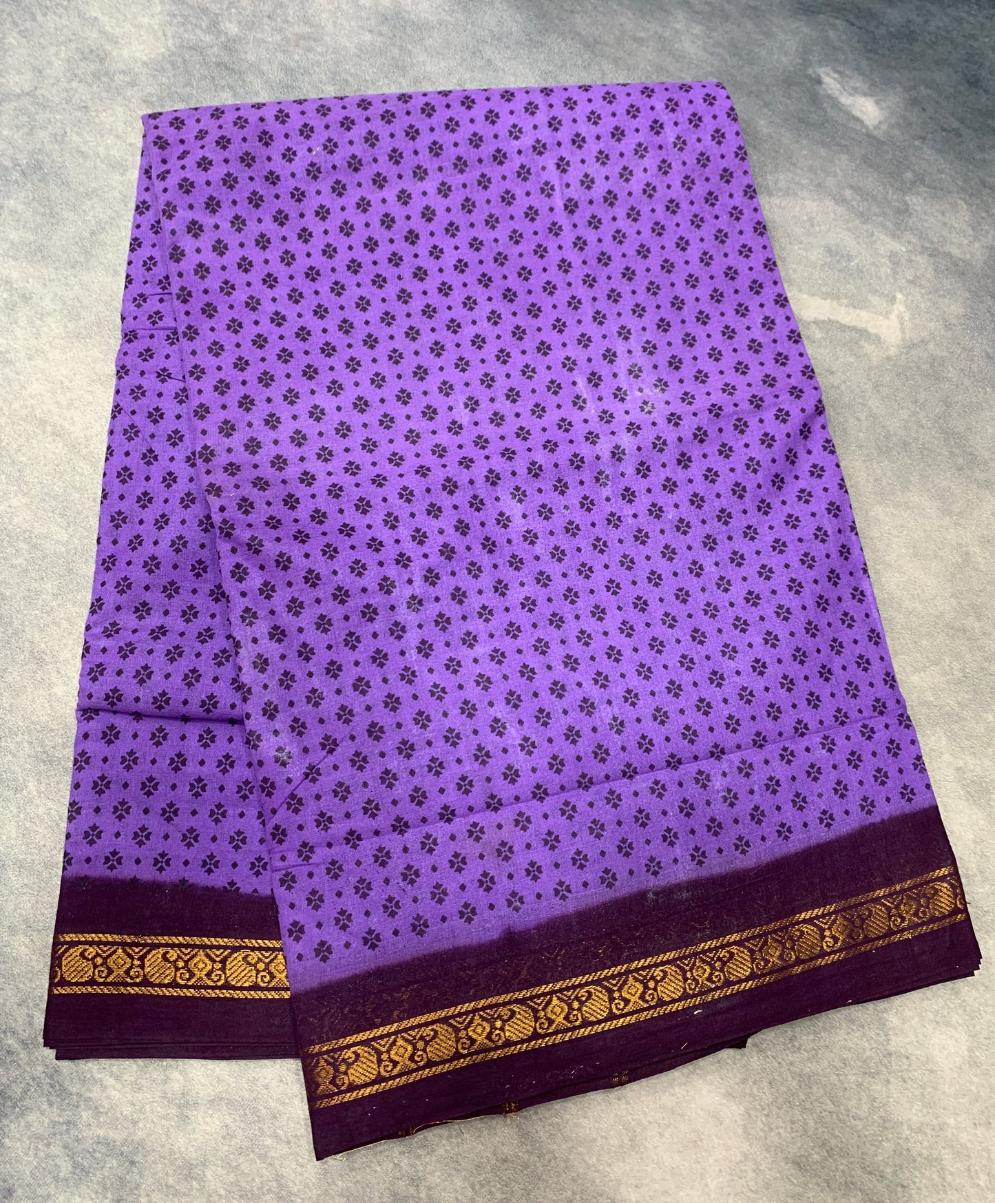 9 yards Cotton Saree Lavender Colour with Dark Magenta Border