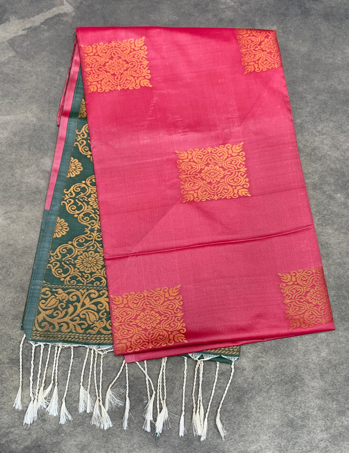 Art Silk Saree Tomato Pink Colour with Borderless