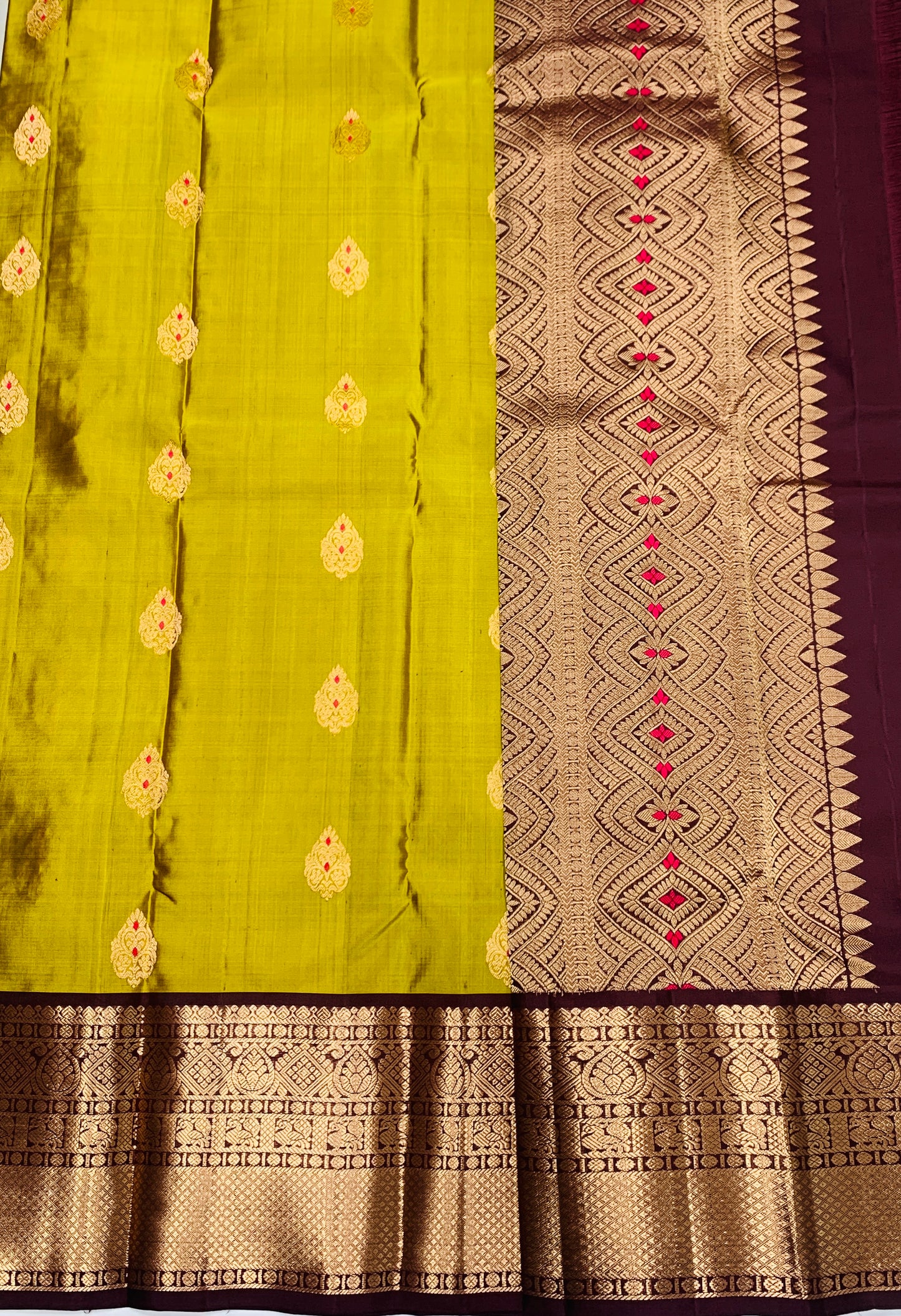 Pure Kanchipuram Silk Saree Olive Green Colour with Brown Border