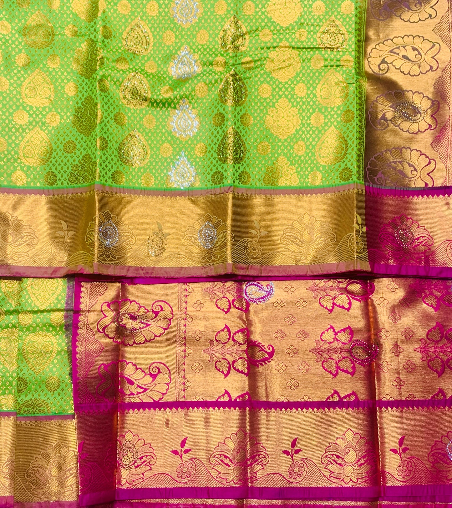 Vegan Silk Saree Apple Green Colour with Copper and Pink Border
