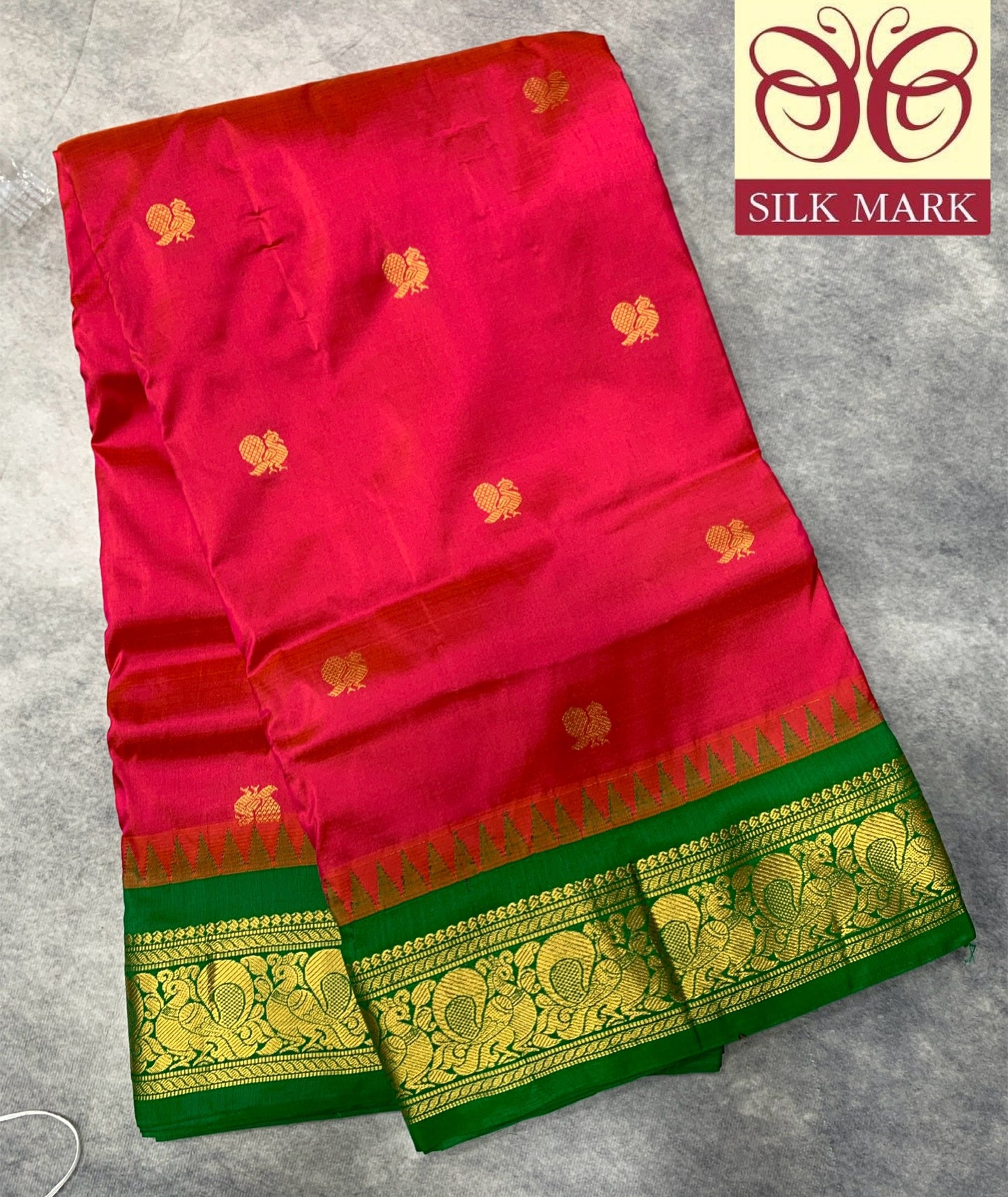 9 yards Pure Kanchipuram Silk Saree Reddish Pink Colour with Green Border