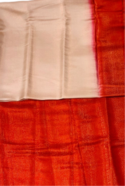 Ivory shade kuberra pattu with Red Pallu