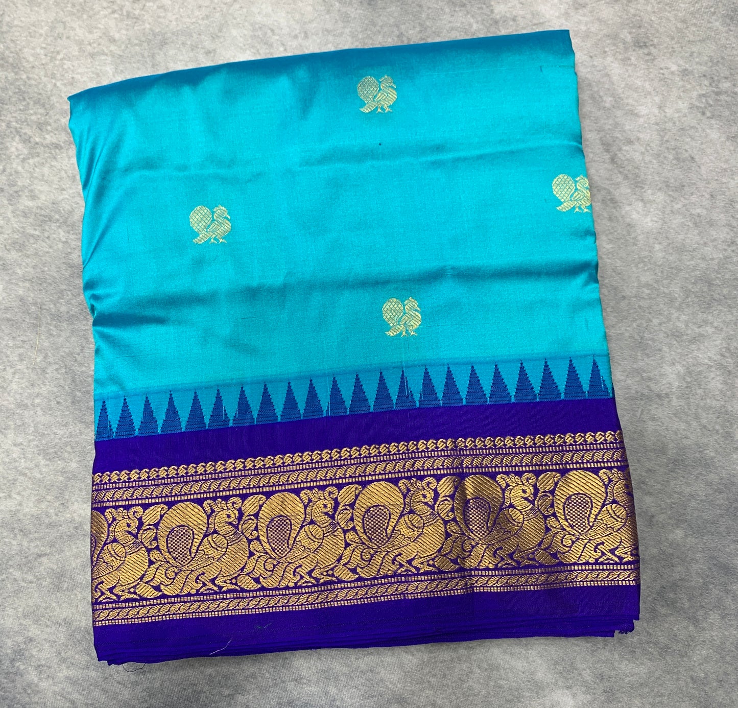 9 yards Pure Kanchipuram Silk Saree Sky Blue Colour with Blue Border