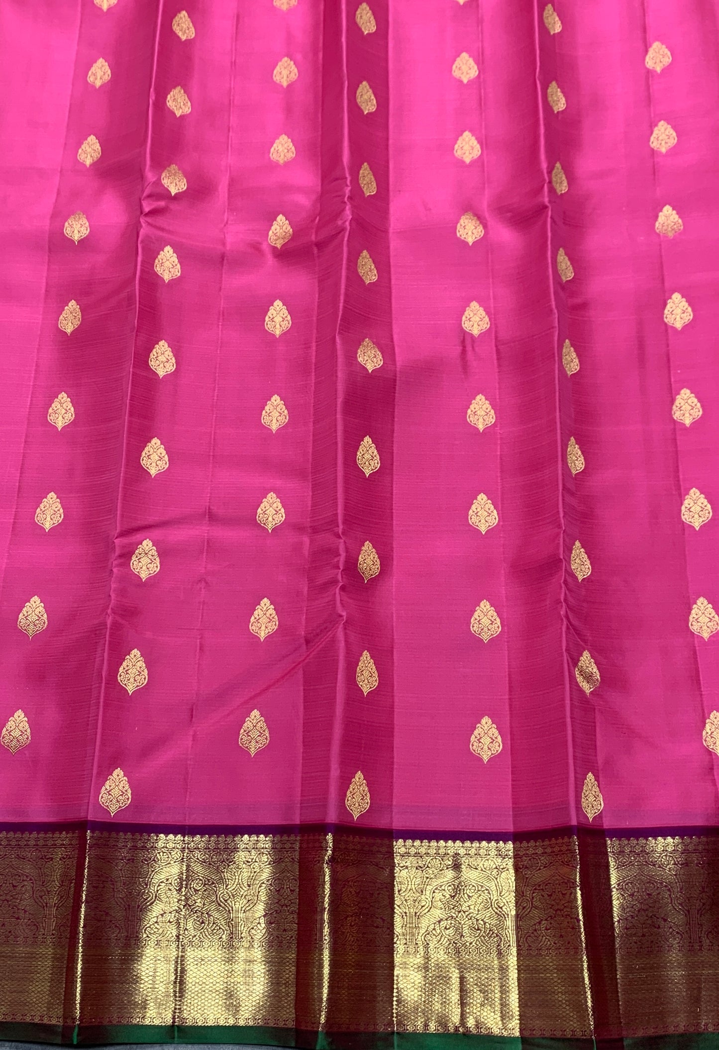 Pure Kanchipuram Silk Pink Colour with Magenta and Golden Zari Border