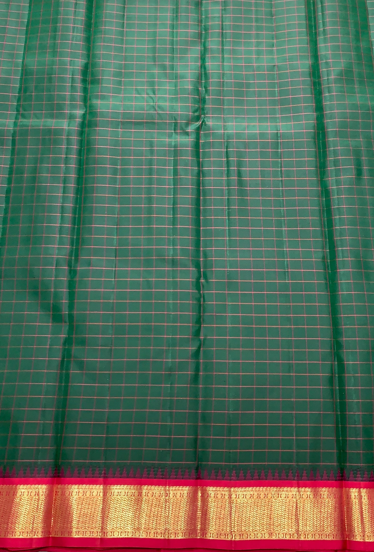 Pure Kanchipuram Silk Green Colour with Red and Golden Zari Border