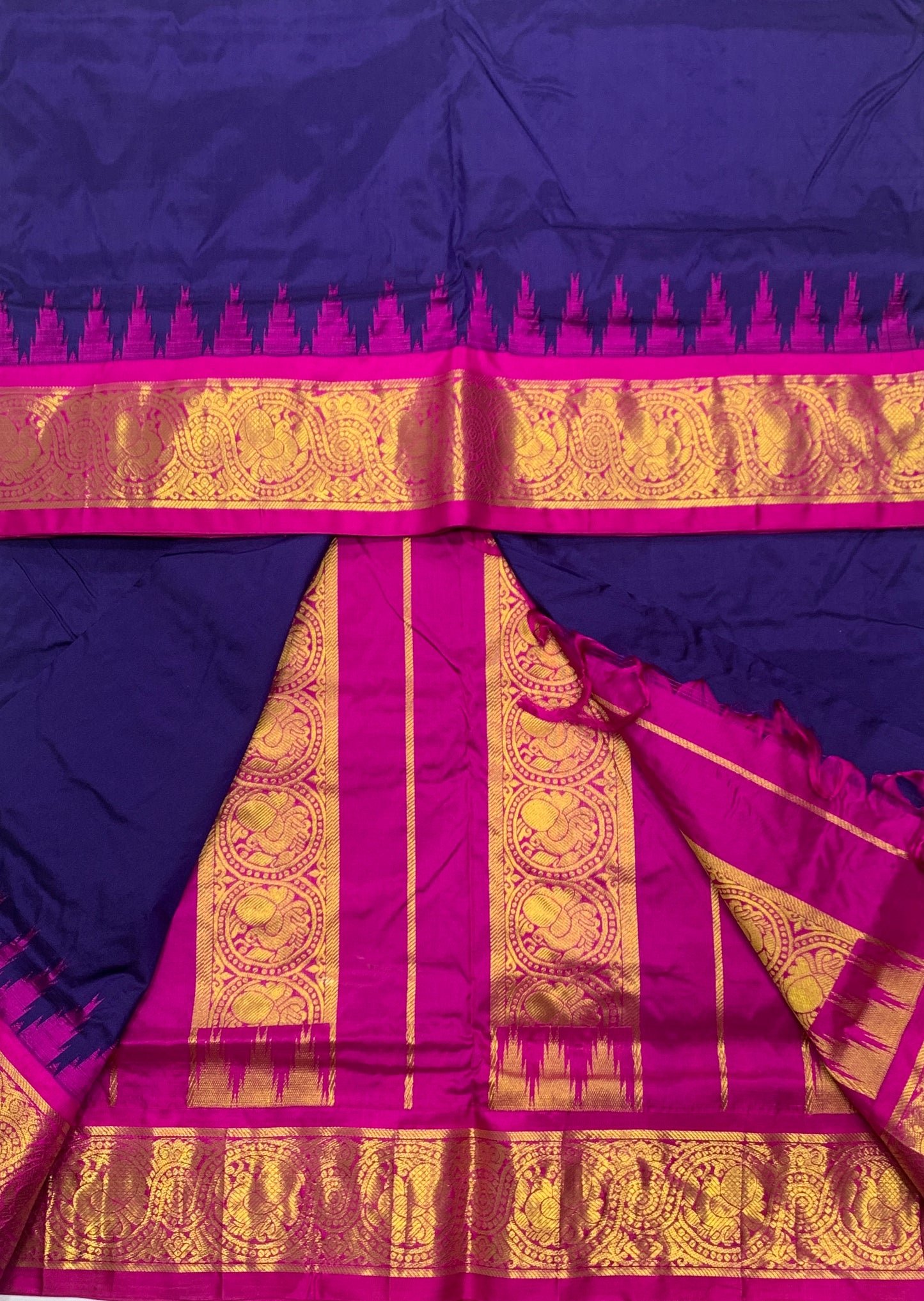 9 yards Pure Kanchipuram Silk Saree Navy Blue Colour With Pink Border