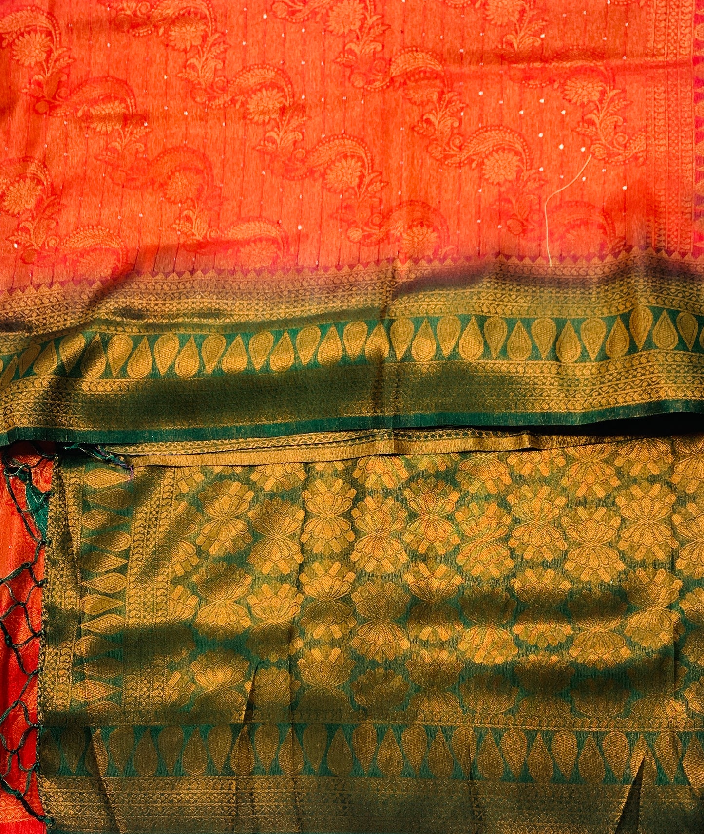 Red shade Kuberra Pattu with Green Pallu