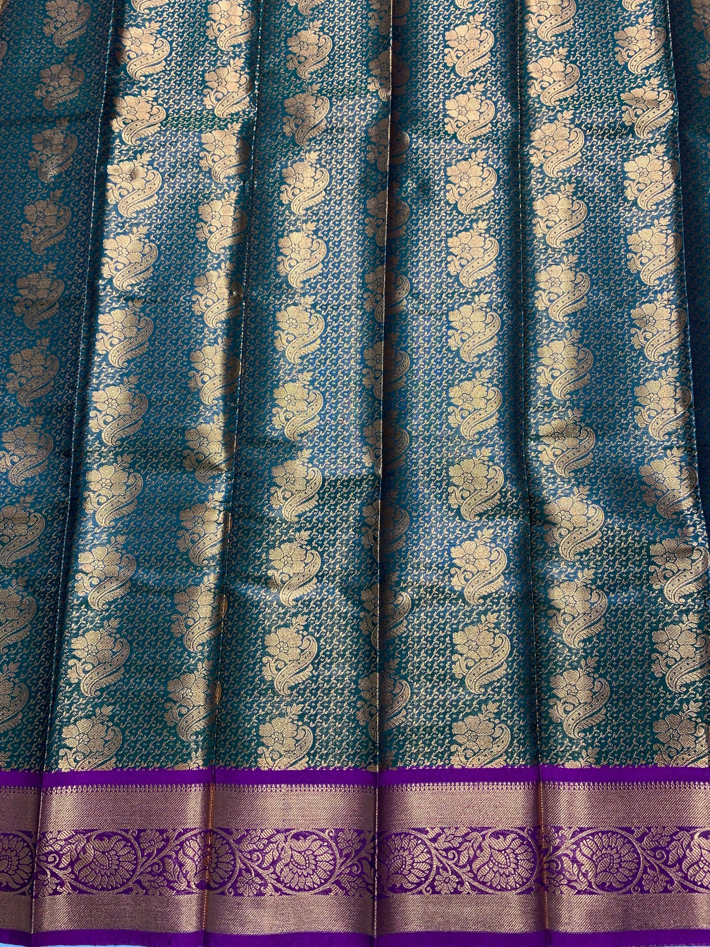 Vegan Silk Saree Green Colour with Copper and Magenta Border