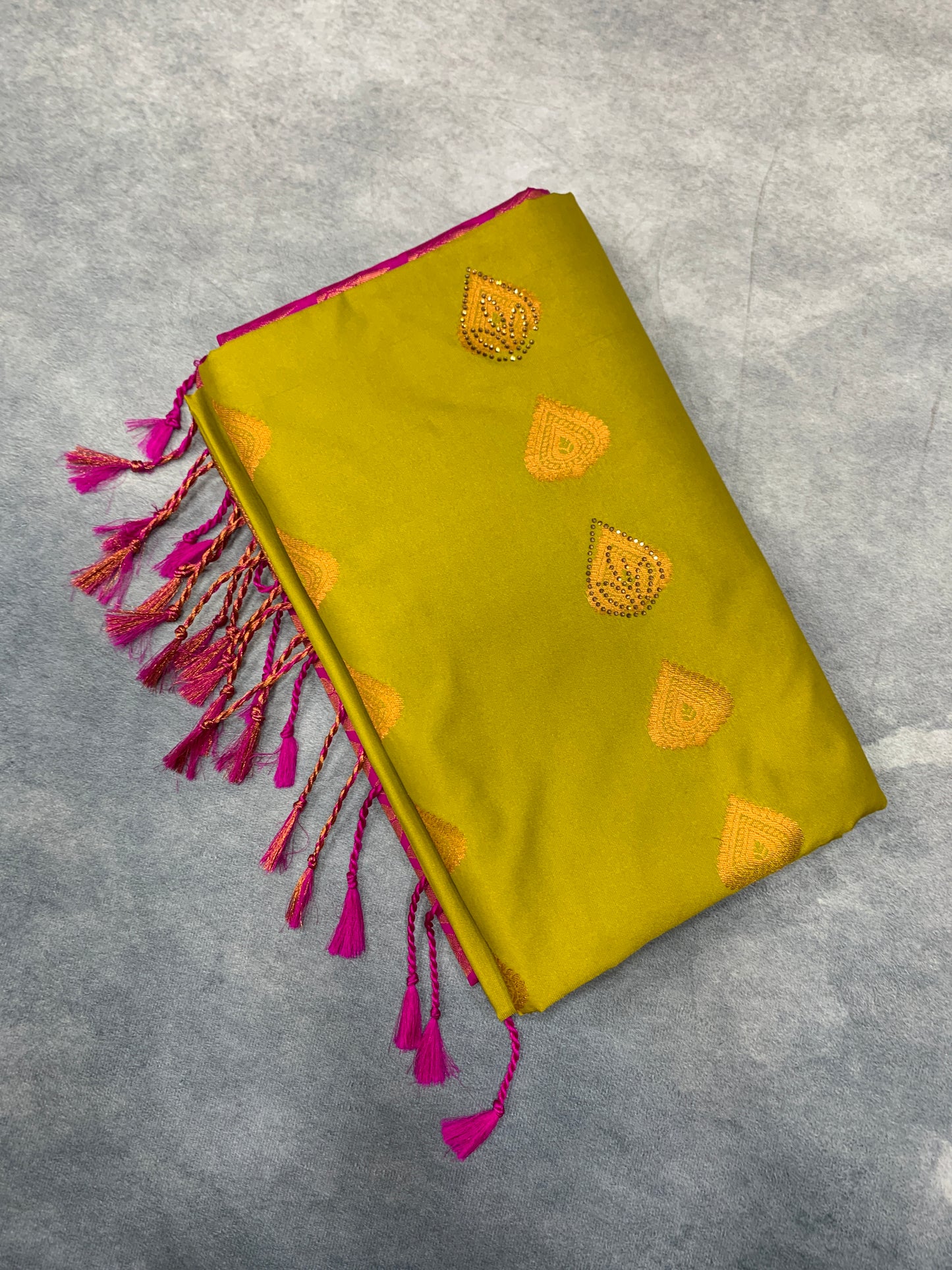 Soft Vegan Silk Saree Lime Green Colour with Pink and Copper Border