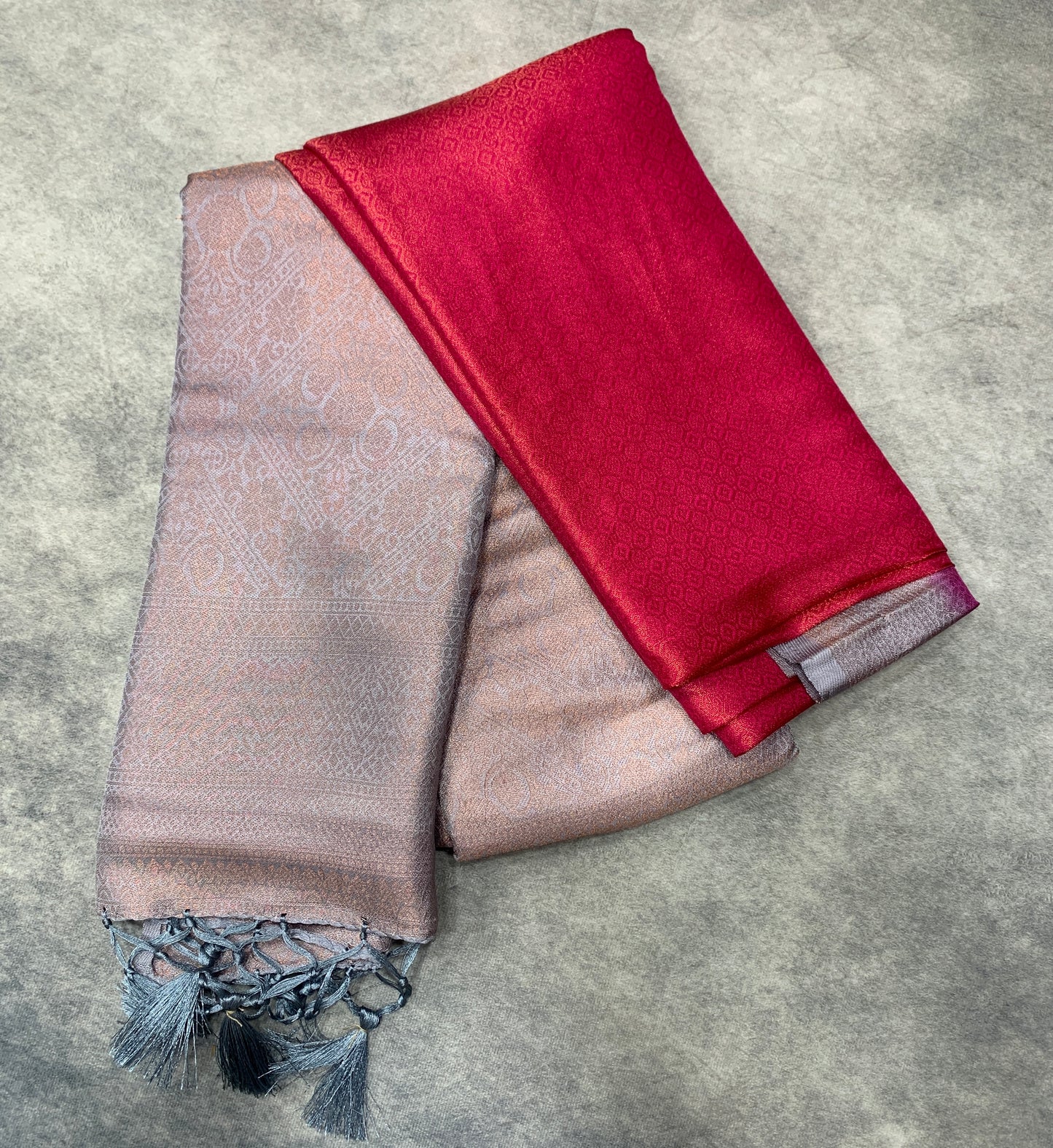 Soft Silk Saree Pink Colour with Gray Pallu
