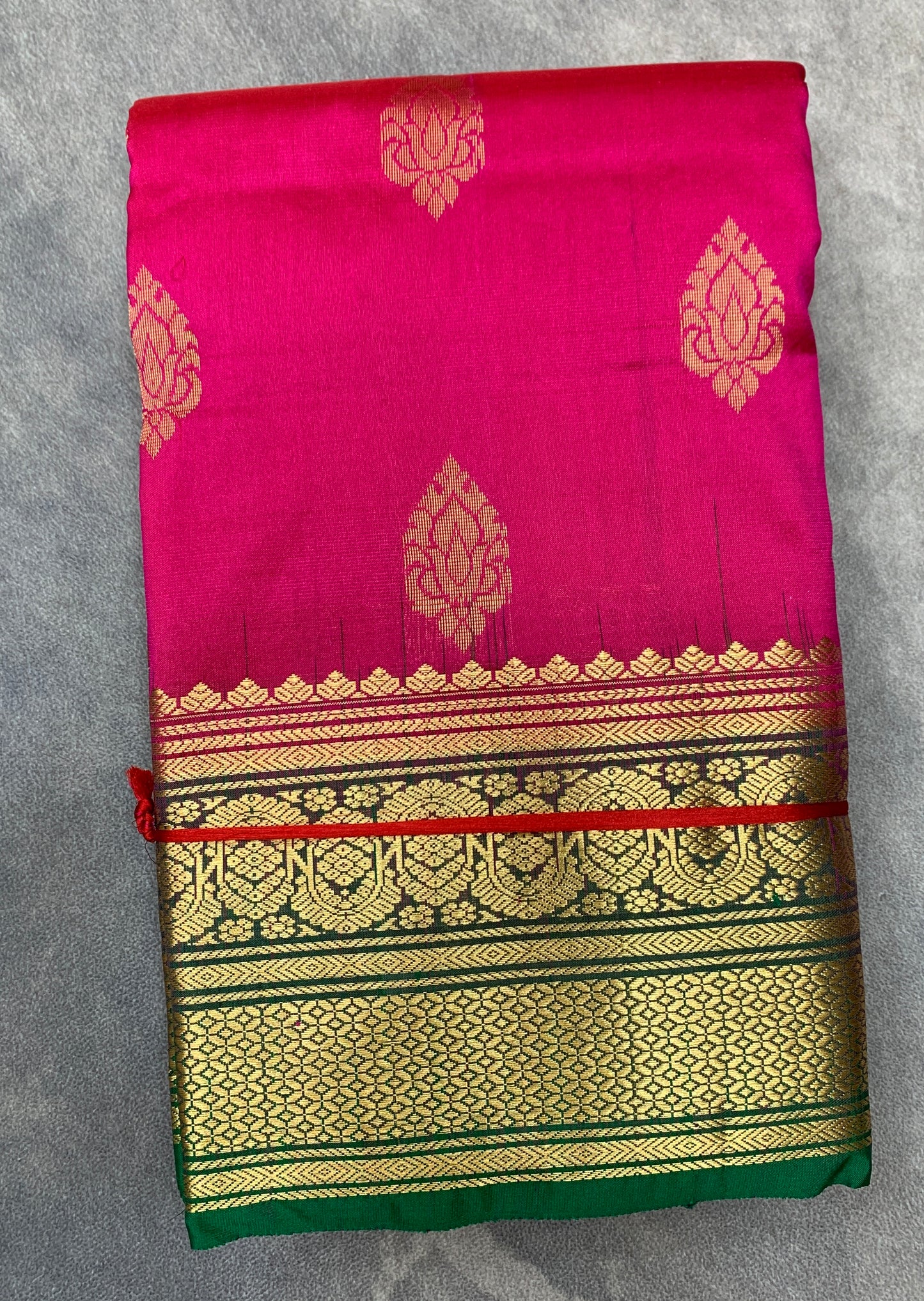 Pure Kanchipuram Silk Pink Colour with Light Green Border