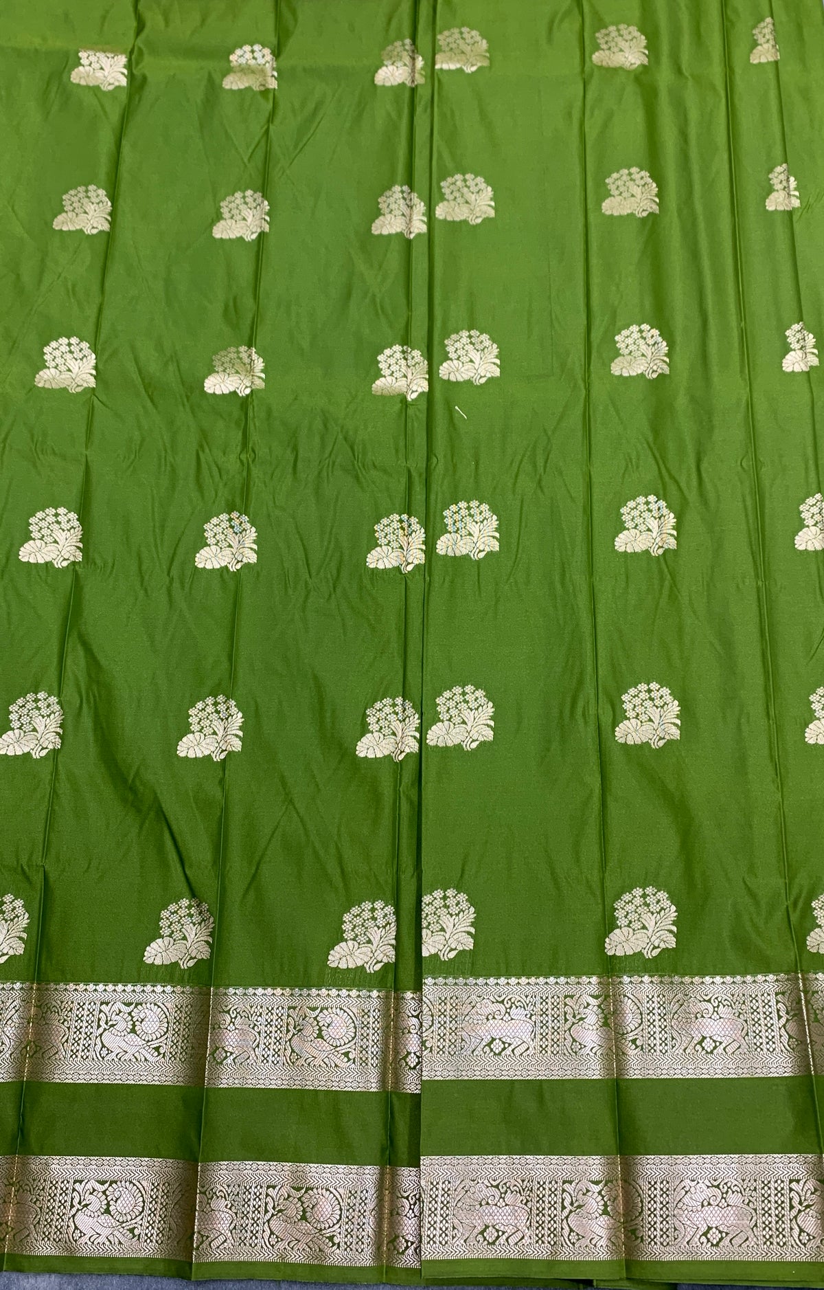 Soft Silk Casual Saree Olive Green Colour with Rettai Pettu Border